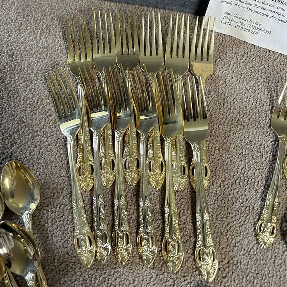Hampton Forge Limited Silversmiths 24K GOLD PLATED67 Piece FLATWARE Set Serves - Picture 3 of 8